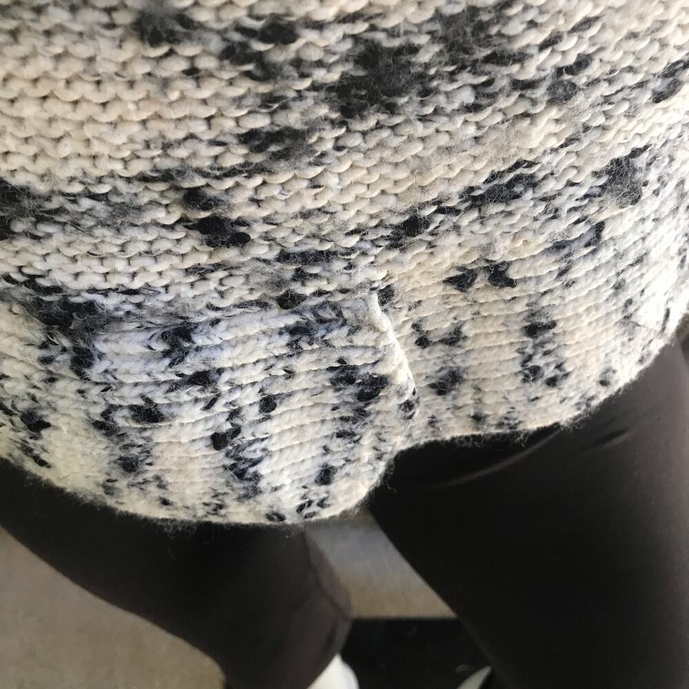 Nine West Acrylic Wool Black Cream Sweater with Buttoned Sleeves Women's Size M - Picture 5 of 7